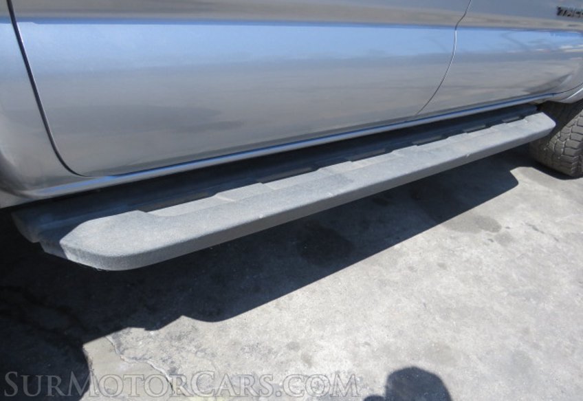 2017 Toyota Tacoma - Image 18