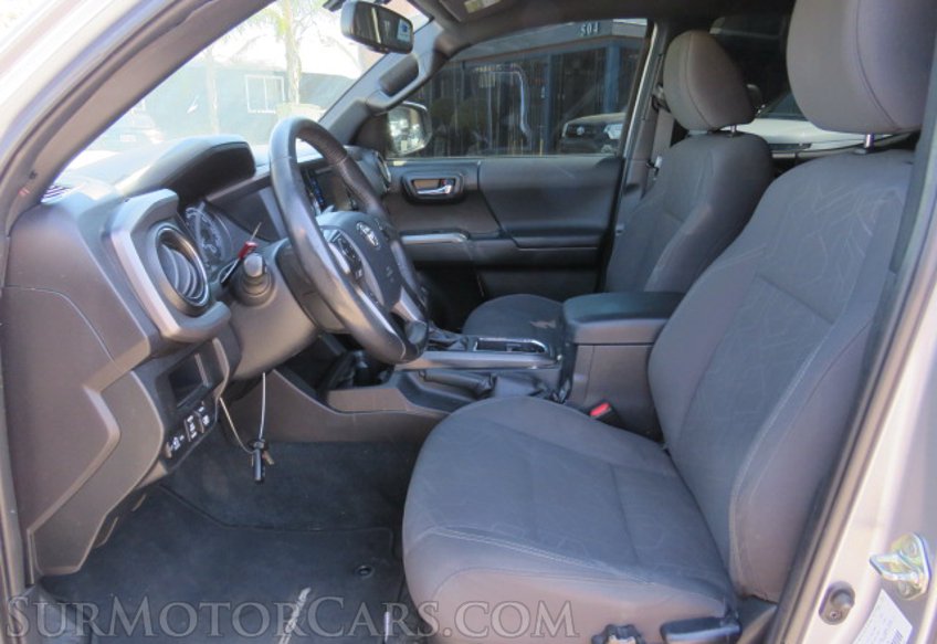 2017 Toyota Tacoma - Image 28