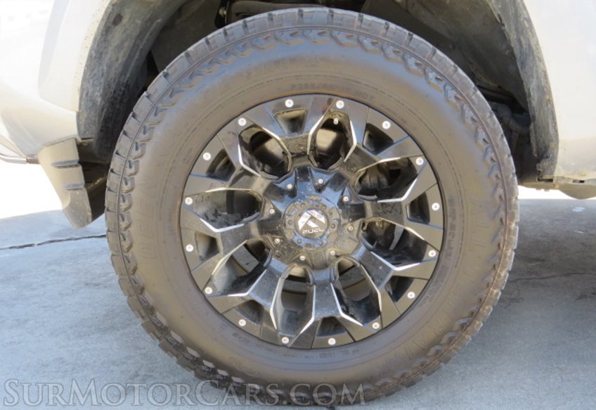 2017 Toyota Tacoma - Image 16