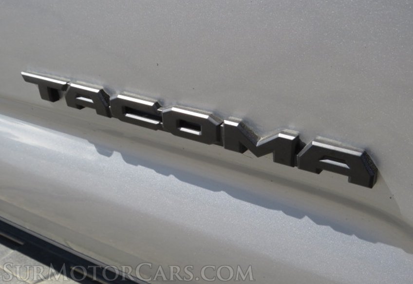 2017 Toyota Tacoma - Image 20