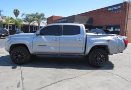 2017 Toyota Tacoma - Image 12