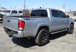 2017 Toyota Tacoma - Image 7