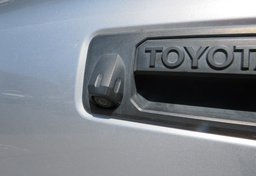 2017 Toyota Tacoma - Image 19