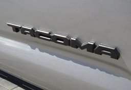 2017 Toyota Tacoma - Image 20