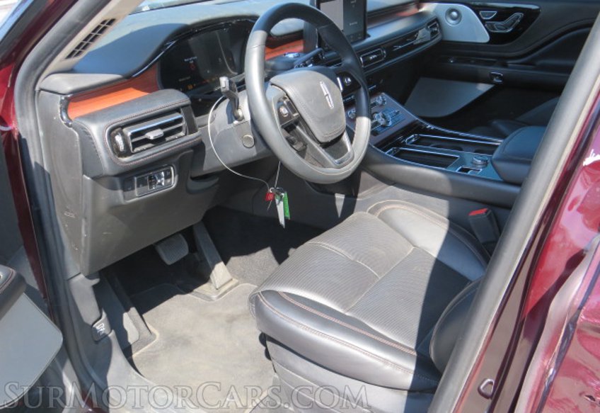 2021 Lincoln Aviator - Image 27