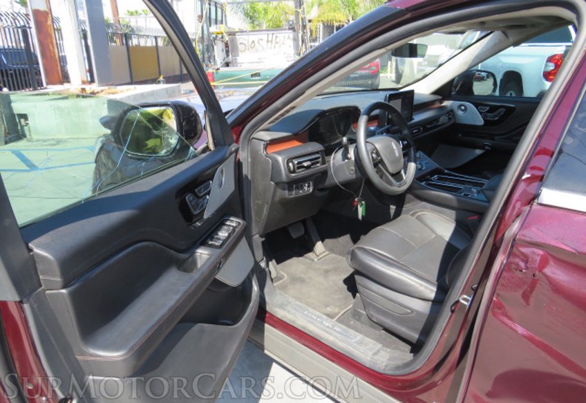 2021 Lincoln Aviator - Image 24