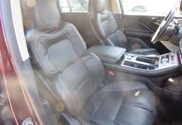 2021 Lincoln Aviator - Image 30
