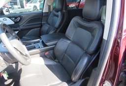 2021 Lincoln Aviator - Image 29