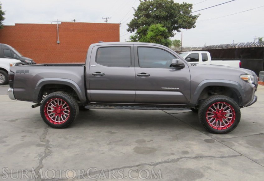 2017 Toyota Tacoma - Image 7