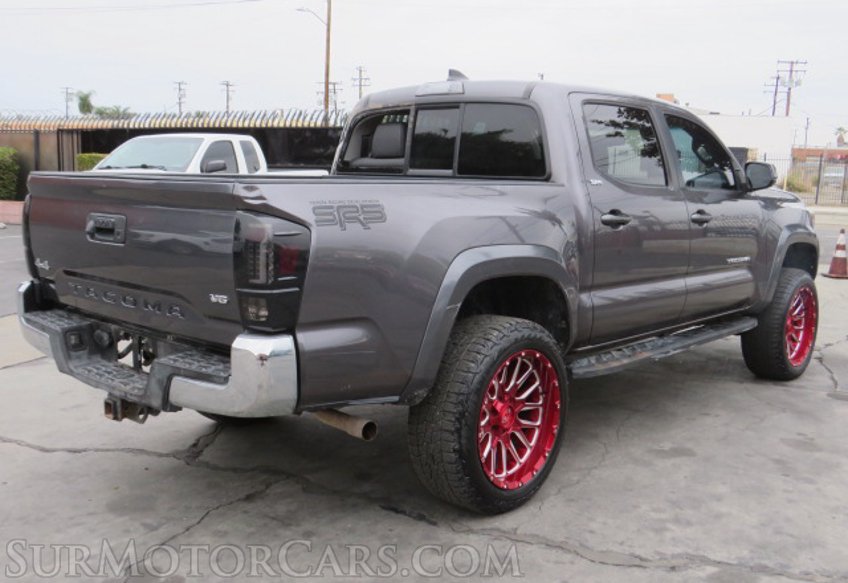 2017 Toyota Tacoma - Image 11