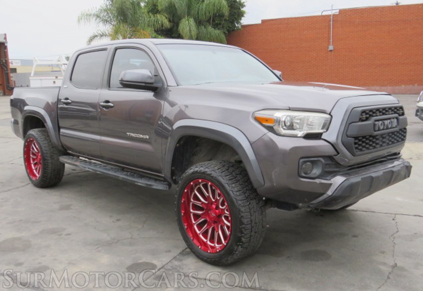 2017 Toyota Tacoma - Image 4