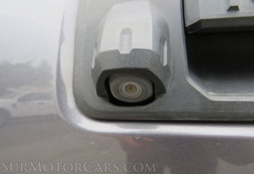 2017 Toyota Tacoma - Image 18