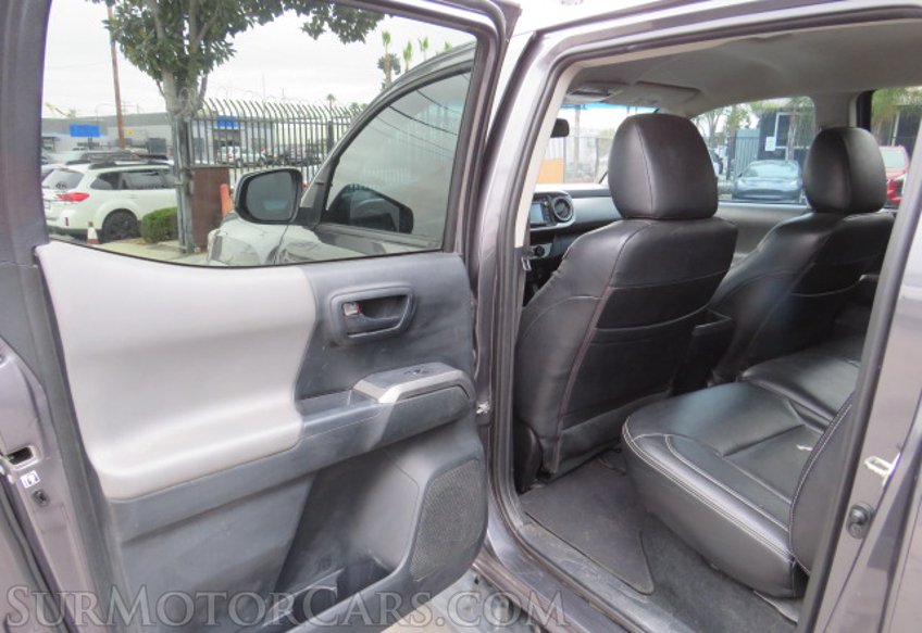 2017 Toyota Tacoma - Image 28