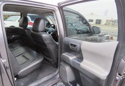 2017 Toyota Tacoma - Image 29