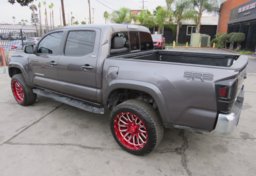 2017 Toyota Tacoma - Image 8
