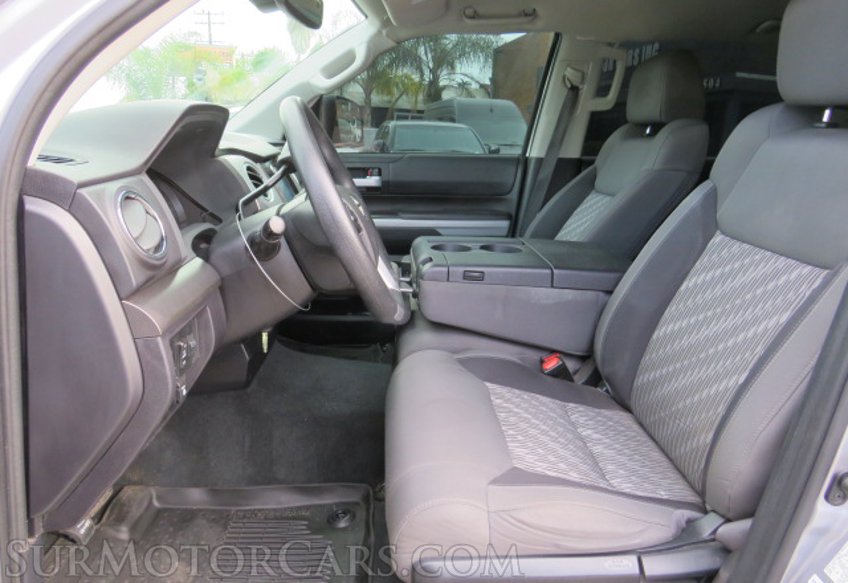 2021 Toyota Tundra - Image 28