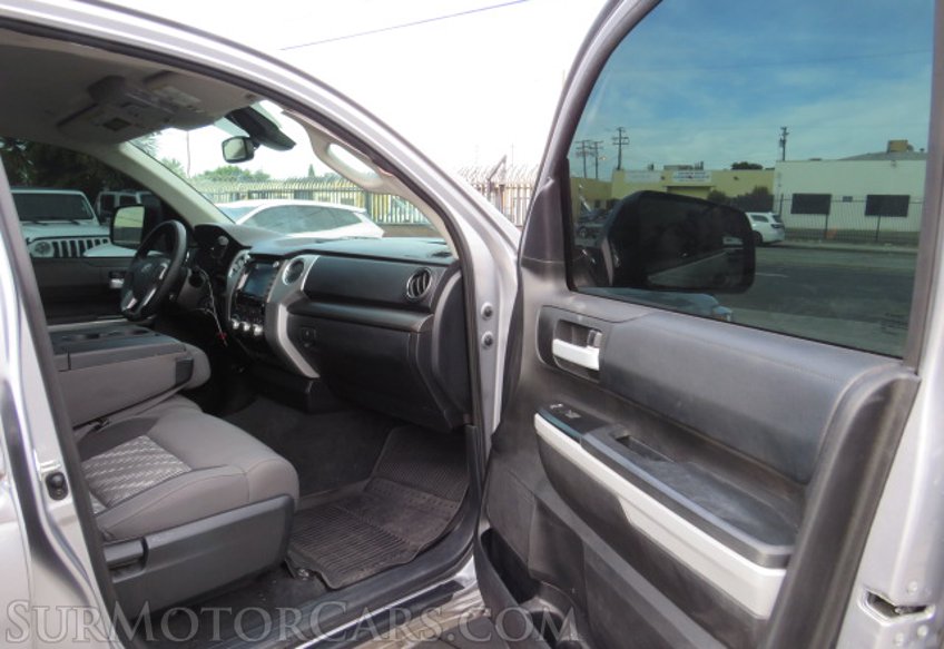 2021 Toyota Tundra - Image 25