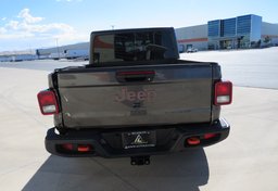 2021 Jeep Gladiator - Image 15