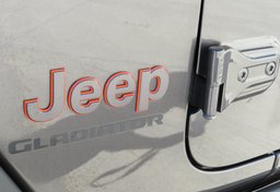 2021 Jeep Gladiator - Image 34