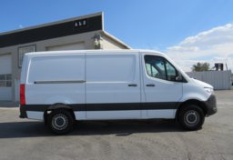 2019 Freightliner Sprinter Cargo Van - Image 9