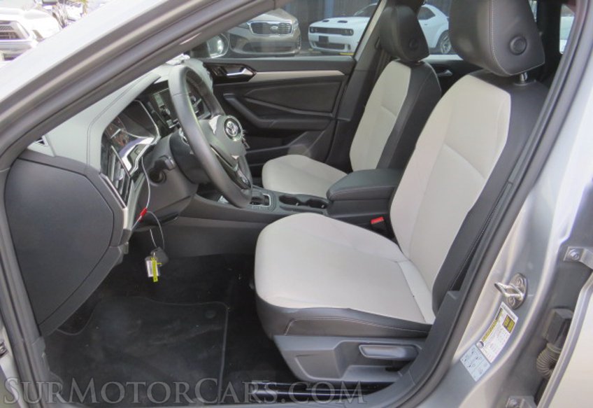 2020 Volkswagen Jetta - Image 24