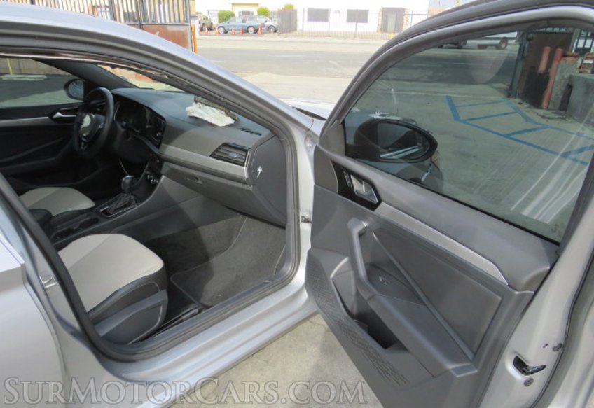 2020 Volkswagen Jetta - Image 19