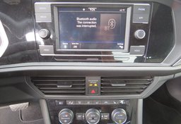 2020 Volkswagen Jetta - Image 31