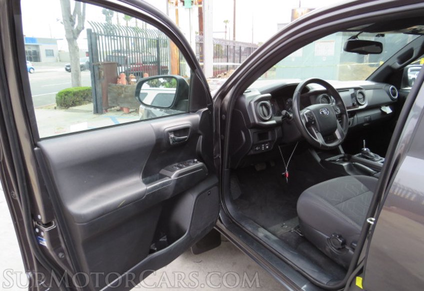 2017 Toyota Tacoma - Image 19
