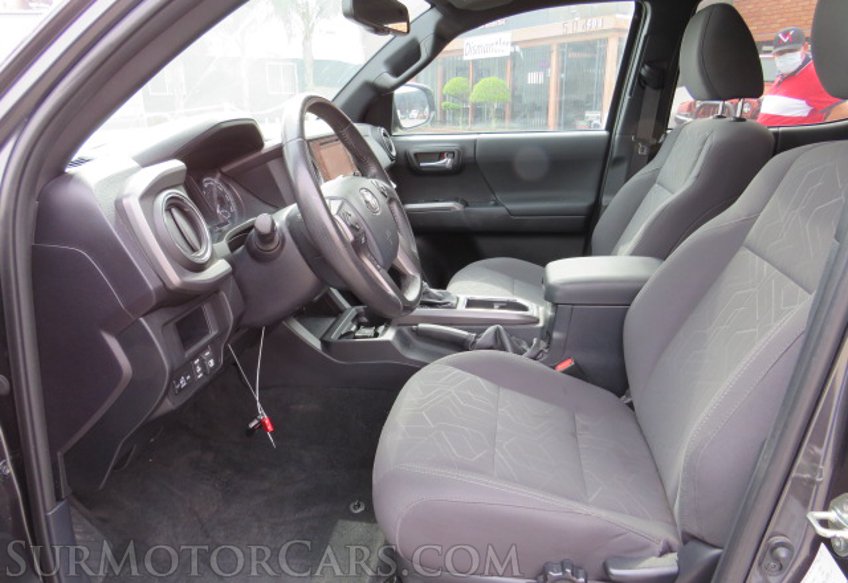 2017 Toyota Tacoma - Image 25