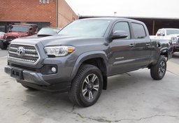 2017 Toyota Tacoma - Image 4