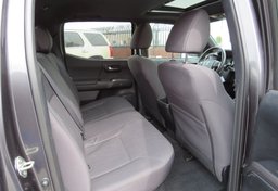 2017 Toyota Tacoma - Image 30