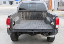 2017 Toyota Tacoma - Image 10