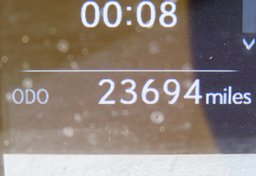 2021 Lexus GX - Image 32