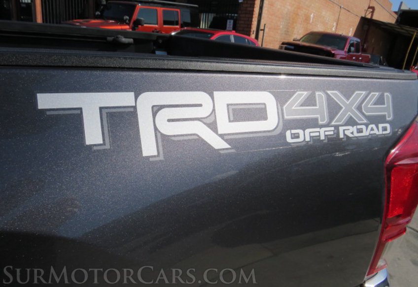 2017 Toyota Tacoma - Image 19