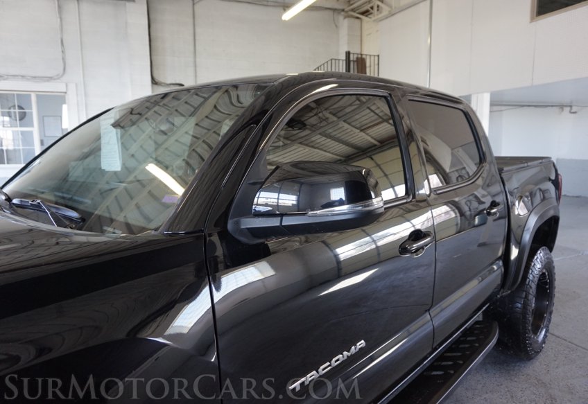 2018 Toyota Tacoma - Image 19