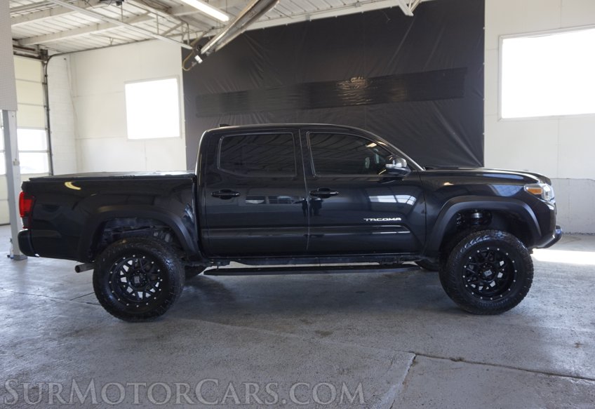 2018 Toyota Tacoma - Image 10
