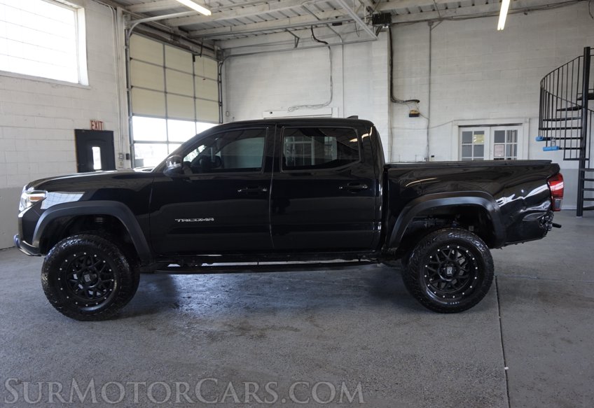 2018 Toyota Tacoma - Image 9