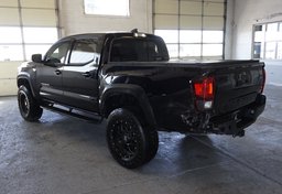 2018 Toyota Tacoma - Image 5