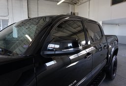 2018 Toyota Tacoma - Image 17