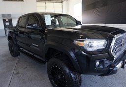 2018 Toyota Tacoma - Image 13