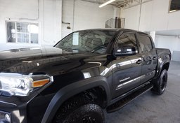 2018 Toyota Tacoma - Image 14