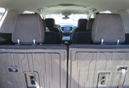 2022 GMC Acadia - Image 39