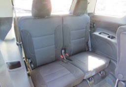 2022 GMC Acadia - Image 37