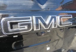 2022 GMC Acadia - Image 18