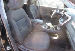 2022 GMC Acadia - Image 32