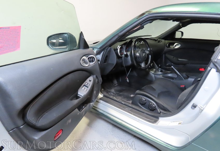 2017 Nissan 370Z - Image 19