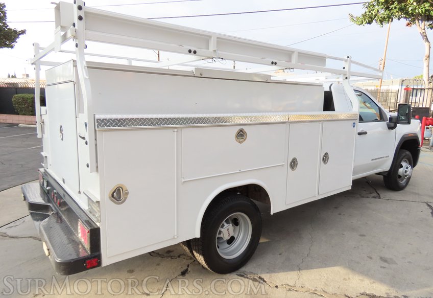 2024 GMC Sierra 3500HD CC - Image 9