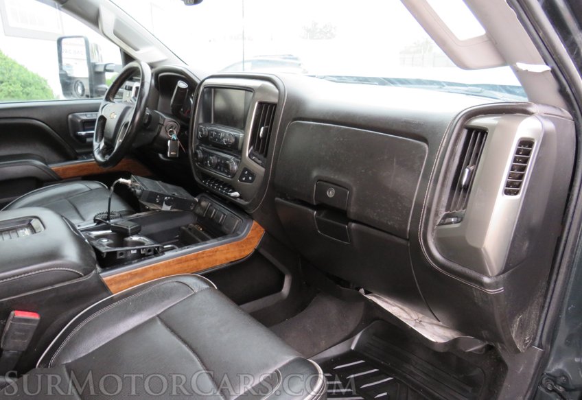 2019 Chevrolet Silverado 3500HD - Image 31