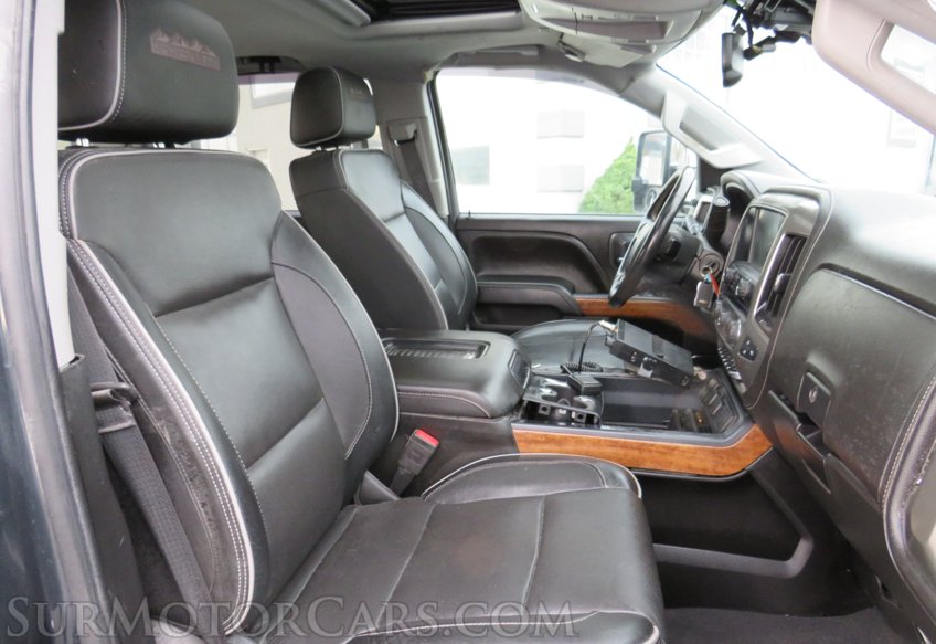 2019 Chevrolet Silverado 3500HD - Image 29