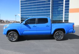 2021 Toyota Tacoma - Image 11